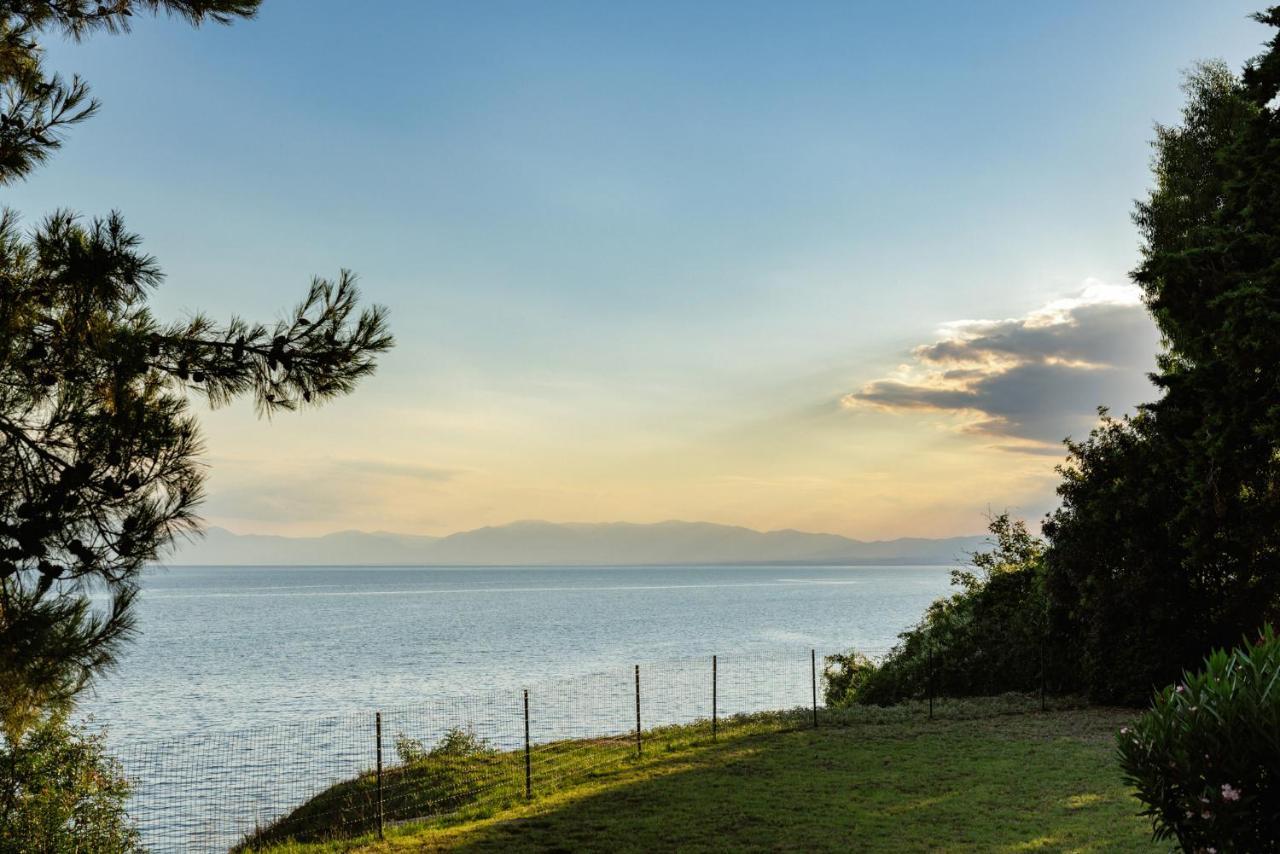 Luna Villa Private Beach Nea Iraklia Exteriér fotografie